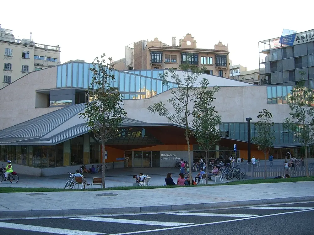 Jaume Fuster Public Library, photo 1